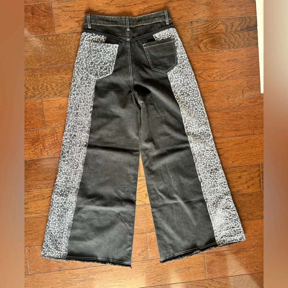 POL Black Wide Leg Jeans with Gray Patterned Side Panels - Picture 8 of 9
